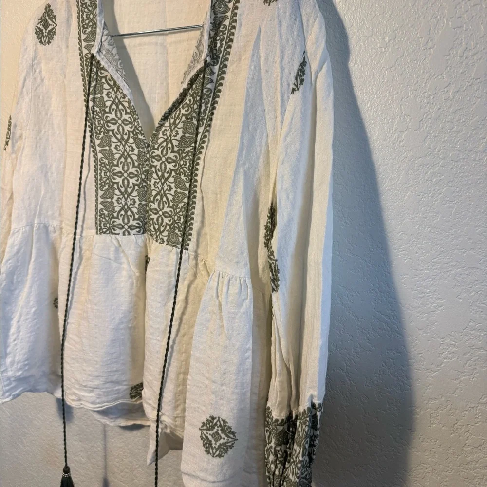 Zara White and Green Embroidered Puff Sleeve V-Neck Bohemian Tassel Top Size M